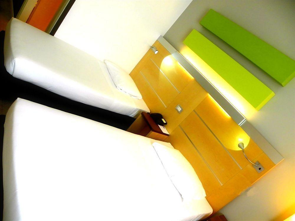 IH Hoteles Milano Gioia Exterior foto