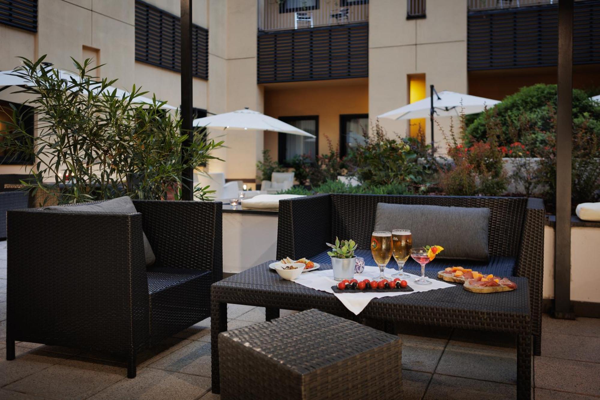 IH Hoteles Milano Gioia Exterior foto
