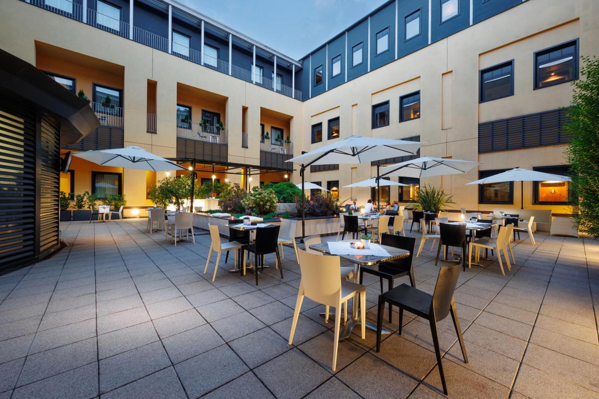 IH Hoteles Milano Gioia Exterior foto