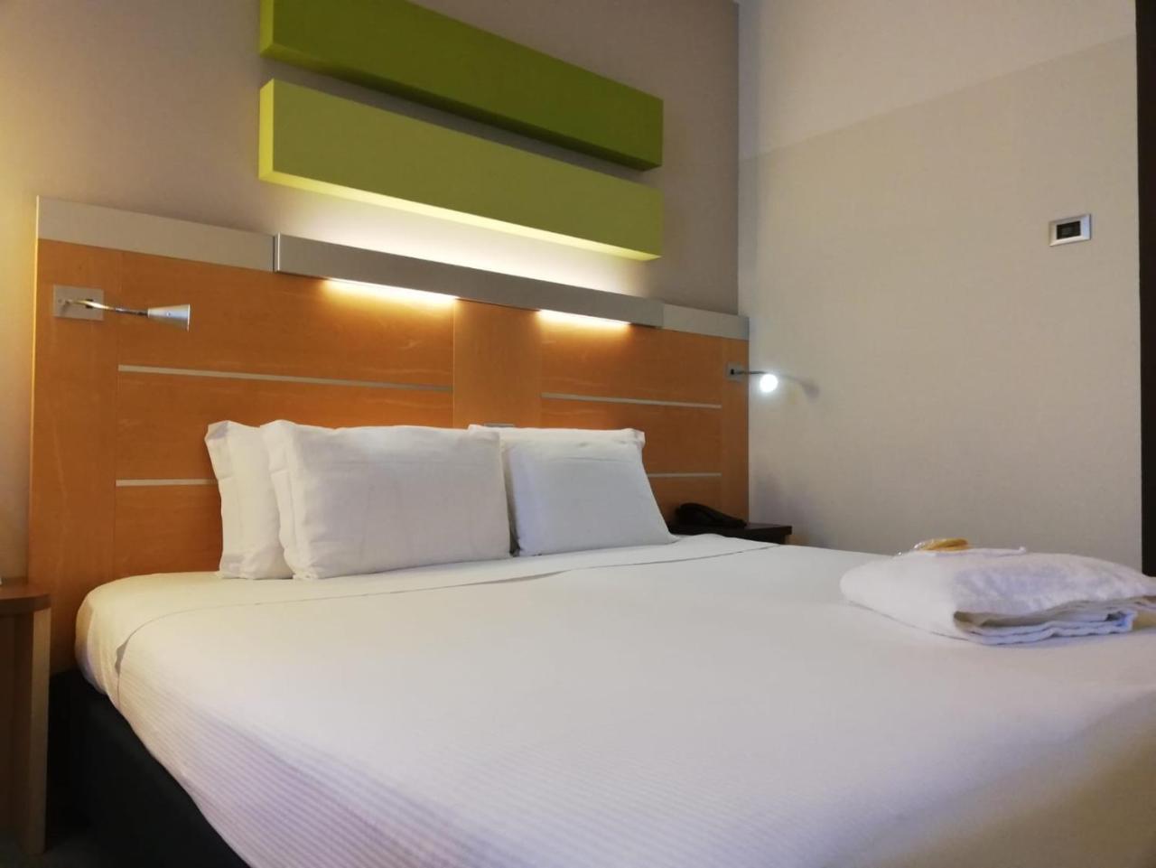 IH Hoteles Milano Gioia Exterior foto