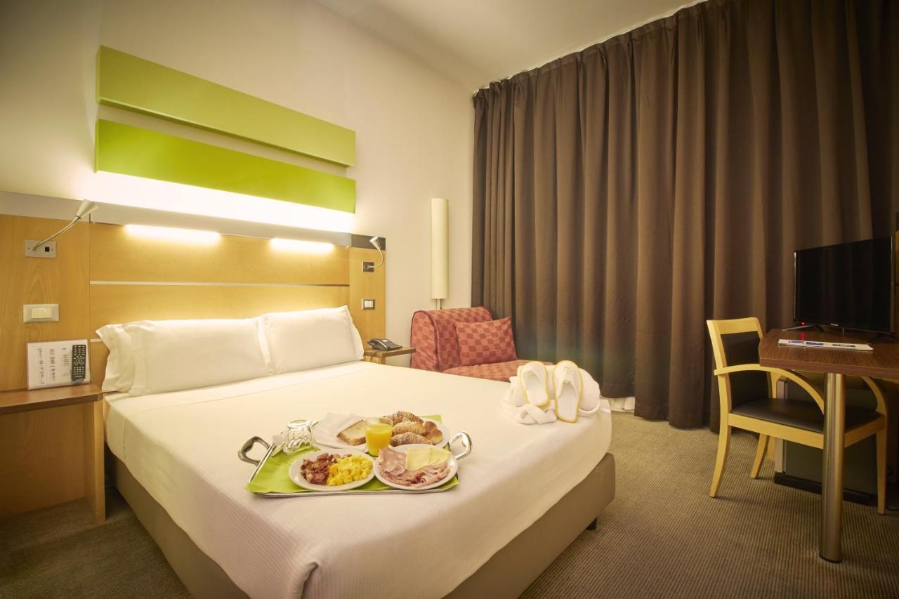 IH Hoteles Milano Gioia Exterior foto
