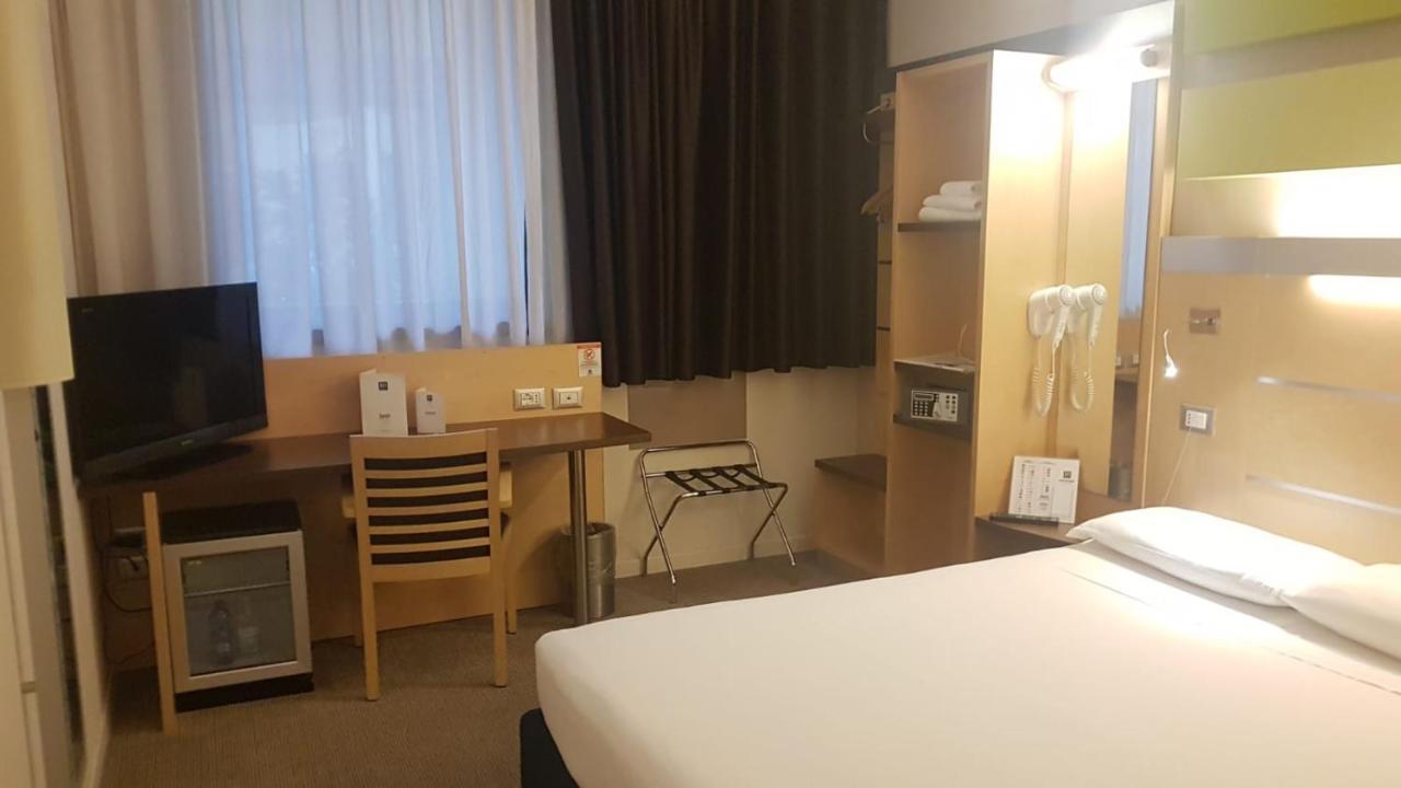IH Hoteles Milano Gioia Exterior foto