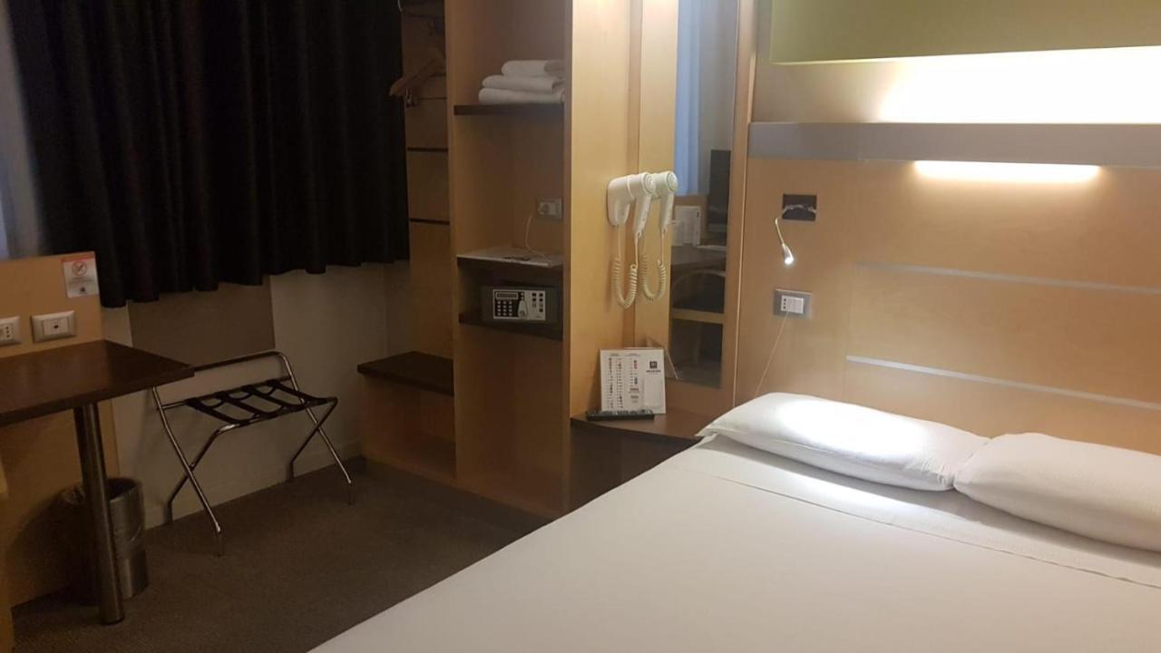 IH Hoteles Milano Gioia Exterior foto